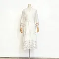 Robe longue élégante en dentelle blanche brodée au style français vintage - S / Robes / Blanc