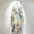 Elegante abito lungo vintage a fiori con maniche a volant e cintura a nastro blu - Taglia S / Vestiti / Albicocca
