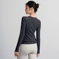 Women's slim-fit long sleeve sports yoga top in dark grey textured fabric - Black