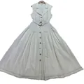 Elegantes weißes ärmelloses langes Kleid im koreanischen Stil mit Gürtel und Knöpfen - S / Kleider / Weiß