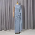 Elegante abito luccicante grigio-blu con drappeggio increspato e mantella asimmetrica - Taglia S / Vestiti / Blu