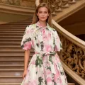 Elegantes A-Linien-Kleid mit rosa Blumendruck, Puffärmeln und Taillengürtel-Design - S / Kleider / Rosa