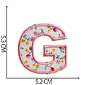 Patch ricamata a fiori lettera G con bordo rosa, misura 5,3x5,2 cm, per decoro fai-da-te - Lettera G
