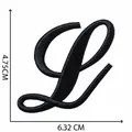 Toppa ricamata lettera L corsiva nera di alta qualità per abbigliamento e accessori DIY - Lettera L