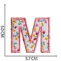Toppa ricamata lettera M floreale termoadesiva per vestiti, misura 5,0 cm x 5,7 cm - Lettera M