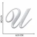 Écusson brodé lettre U blanc 4,7x6,5cm pour réparation et décoration de vêtements DIY - Lettre U