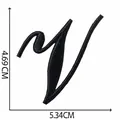Toppa ricamata lettera V nera per abbigliamento fai-da-te, misura 4.69 x 5.34 CM. - Lettera V