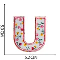 Toppa ricamata lettera U con fiori rosa per accessori abbigliamento, misura 5,0x5,2cm - Lettera U