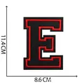 Grande toppa ricamata lettera E nera e rossa da stirare per decorazione vestiti - Lettera E / 11.4cm