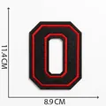 Grande toppa ricamata lettera O termoadesiva, rosso e nero, altezza 11,4 cm, fai-da-te - Lettera O / Nero rosso