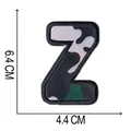 Vista dettagliata della toppa ricamata lettera Z mimetica, 6,4x4,4 cm - Lettera Z (A004)