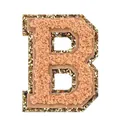 Dettaglio della toppa in ciniglia lettera B con bordo glitterato dorato per abiti. - Lettera B / Arancione