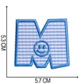Blauer karierter gestickter Buchstabe M Aufnäher mit Smiley für DIY Kleidung Deko - Buchstabe M