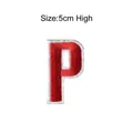 Geborduurde letter P patch in rood en wit, 5cm hoog DIY kledingreparatie accessoires - Letter P