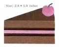 Bestickter Aufbügler Schokoladenkuchen mit rosa Kirsche für DIY-Kleidung Verschönerung - Schokoladenkuchen (JLA003779)