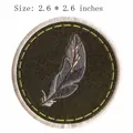Écusson brodé plume circulaire pour vêtements DIY et accessoires, vert olive, 2,6 pouces - Style Décoration Plume (RH00527)