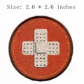 Écusson brodé rond avec croix de pansement pour réparation de vêtements DIY - Style Pansement Croisé (RH00531)