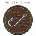 Écusson brodé de pêche rond avec crochet et poisson pour application thermocollante - Style Hameçon de Pêche (RH00533)