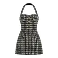 Vista frontal de un elegante minivestido halter de tweed a cuadros en blanco y negro - XS / Vestidos / Cuadros blanco y negro