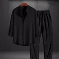 Klassisches schwarzes Herren-Zweiteiler-Set mit Langarmshirt und farblich passender Hose - S / Oberteil Und Unterteil / Schwarz