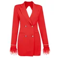Robe blazer rouge dos nu élégante avec boutons en strass et poignets en plumes de luxe - XS / Robes / Rouge