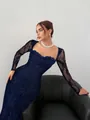 Elegantes marineblaues Spitzenkleid mit Karree-Ausschnitt und schmalen langen Ärmeln - S / Kleider / Dunkelblau