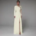 Elegante abito da sera bianco con manica illusione a foglia e spacco laterale alto - US 26W / Vestiti / Avorio