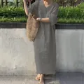 Robe longue ample en coton et lin gris avec un col en V décontracté et manches courtes - Gris