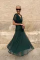 Elegantes dunkelgrünes Maxikleid mit Raffung und transparentem Überzug für den Sommerurlaub - Dunkelgrün