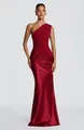Elegant red one-shoulder pleated satin maxi dress with a slimming bodycon silhouette - XS / Dresses / Red
