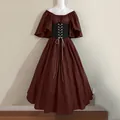 Gedetailleerd overzicht van middeleeuwse vintage jurk met zwart korset in de taille - S / Dresses / Rood