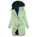 Detailopname van een mintgroene winterparka met warme fleecevoering en capuchon. - Fluorescerend Groen