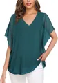 Detail van een blauwgroene chiffon blouse met V-hals en elegante vlindermouwen - S / Tops / Donkergroen