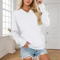 Weißes Damen-Sweatshirt mit V-Ausschnitt, Kängurutasche und lockerem Schnitt für Herbst - S / Oberteile / Weiß