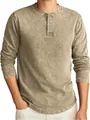 Detailaufnahme eines langärmeligen Henley-Shirts für Herren im Vintage-Look - S / Oberteile / Khaki
