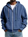 Detailansicht des blauen Herren-Zip-Hoodies mit Zopfmuster, Kordelzug und markanter Textur. - Marineblau