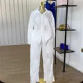 Elegante conjunto de dos piezas con camisa texturizada blanca y pantalón recto de tiro alto - S / Top Y Pantalón / Blanco