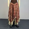 Falda a cuadros marrón retro de cintura alta con dobladillo asimétrico a capas - S / Bottoms / Cuadros Marrones