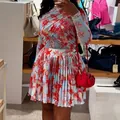 Elegante conjunto de dos piezas con falda plisada, estampado de coral y top de manga larga - S / Top Y Pantalón / Azul Claro Floral