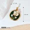 Pendentif fleur de rose Monet Garden vintage avec émail et perles d'imitation dorées luxe - Pendentif Rose Disque Vert Foncé (SMP53235) / 2.8x2.1cm