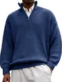 Vista dettagliata di un maglione in maglia blu da uomo con mezza zip e collo alto alla moda. - Taglia S / Top / Blu navy