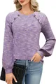 Detailweergave van paarse wafelgebreide top met raglanmouwen en knopen voor dames - Fuchsia