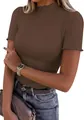 Détail d'un t-shirt marron pour femme avec col montant et finitions à volants - S / Hauts / Vert Militaire