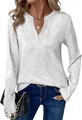 Gedetailleerde weergave van een casual dames top met V-hals en lange mouwen in lichtgrijs - Wit