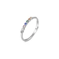 Anello arcobaleno in argento 925 con sette zirconi rotondi multicolore - Anello Sottile Eternity Arcobaleno (K1210) / US Size 6 Adjustable / Oro bianco