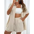 Elegante conjunto beige de dos piezas con camisa de manga corta holgada y pantalones cortos - Albaricoque