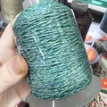 Detaillierte Nahaufnahme von 1,2 mm buntem Baumwollfaden mit Flechtstruktur für DIY - Nr. 4 Ca. 1,2mm / Grün Blau und Weiß Gemischt