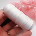 Hochglanz 0,5 mm weißer flacher Wachsfaden für luxuriöses DIY-Schmuckflechten - Leuchtendes Weiß