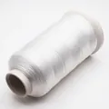 Hilo de seda de hielo blanco brillante de nailon para borlas y bordados DIY - 3 cabos / Blanco