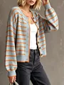 Detailansicht der Damen-Strickjacke mit Rundhalsausschnitt und orangefarbenen Streifen - S / Oberteile / Himmelblau